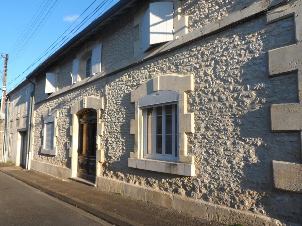 Suite En Terrasse A Cognac Exterior photo