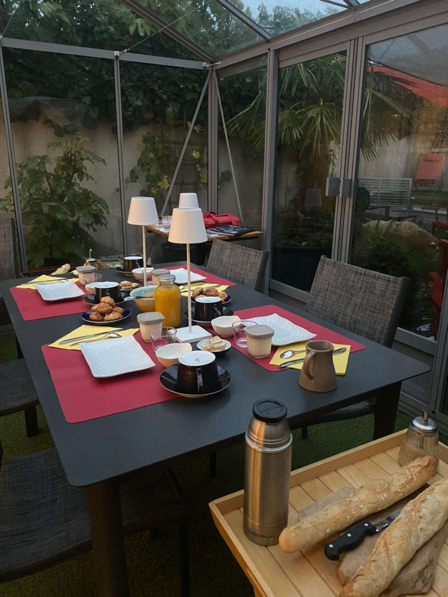 Suite En Terrasse A Cognac Exterior photo