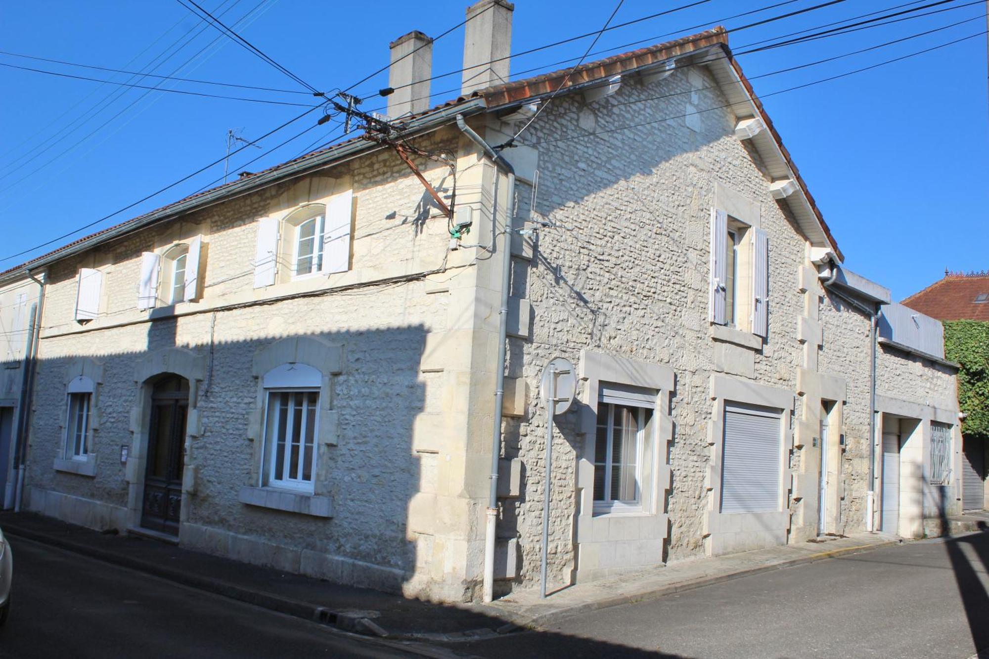Suite En Terrasse A Cognac Exterior photo
