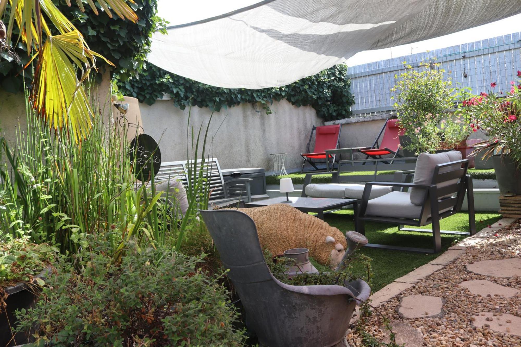 Suite En Terrasse A Cognac Exterior photo